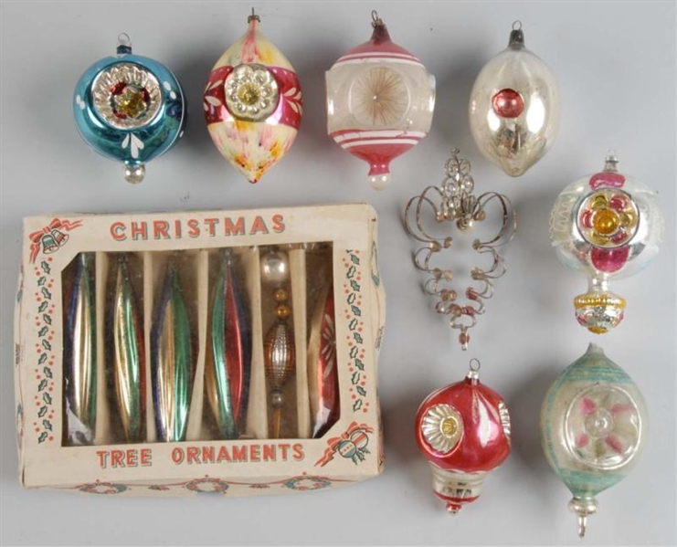 LOT OF 14: GLASS CHRISTMAS ORNAMENTS.             