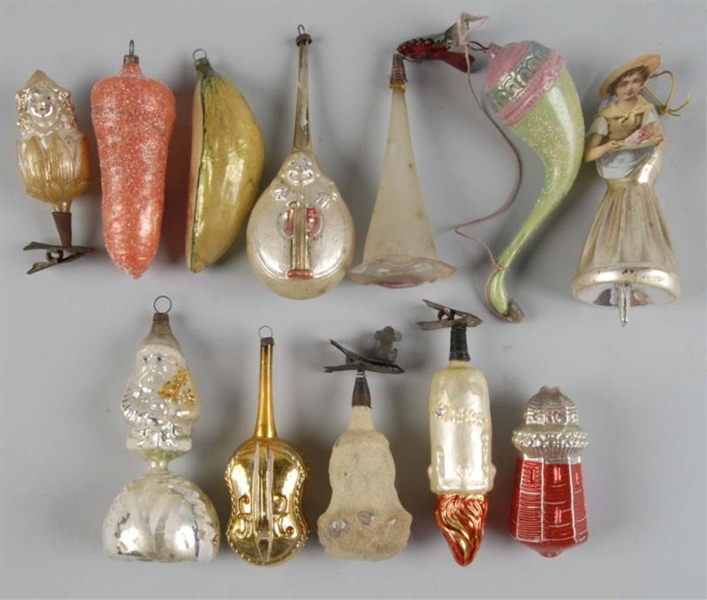 LOT OF 12: GLASS CHRISTMAS ORNAMENTS.             