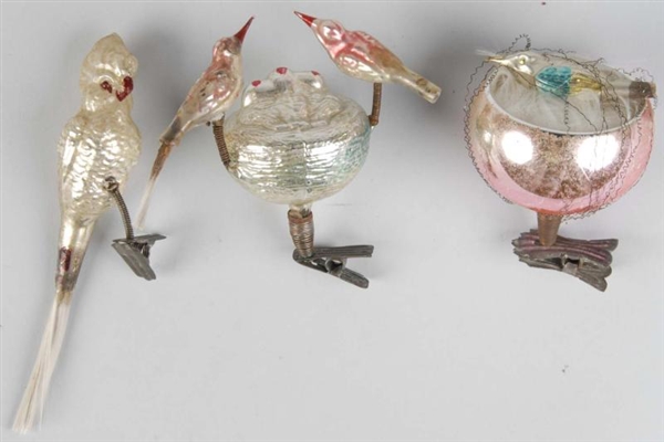 LOT OF 3: GLASS CHRISTMAS FIGURAL BIRD ORNAMENTS. 