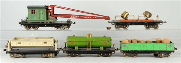 LOT OF 5: LIONEL 200 SERIES FREIGHT CARS.         