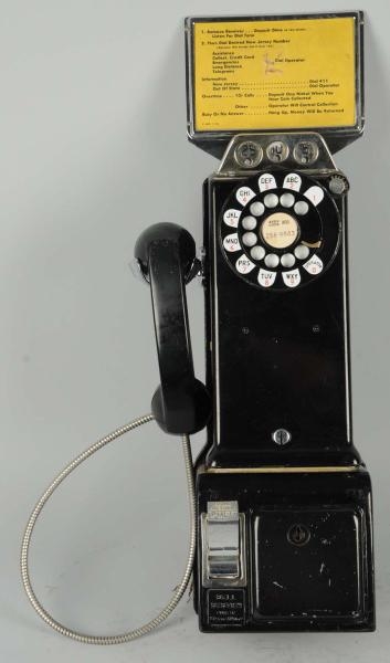 BELL SYSTEM 233 G 3-SLOT PAY TELEPHONE.           