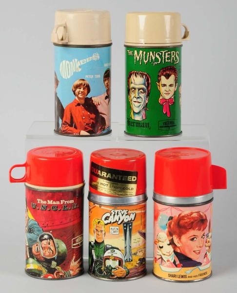 LOT OF 5: VINTAGE CHARACTER LUNCH BOX THERMOSES.  