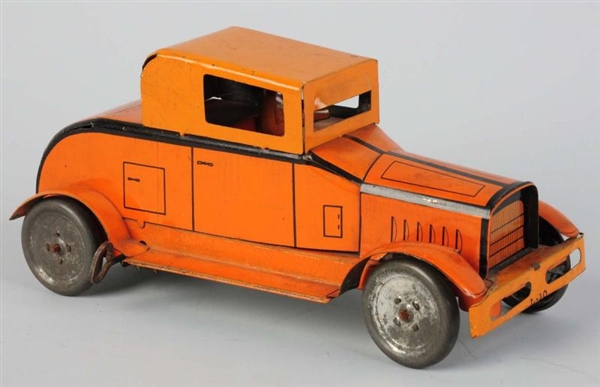 TIN LITHO LINDSTROM AUTOMOBILE WIND-UP TOY.       