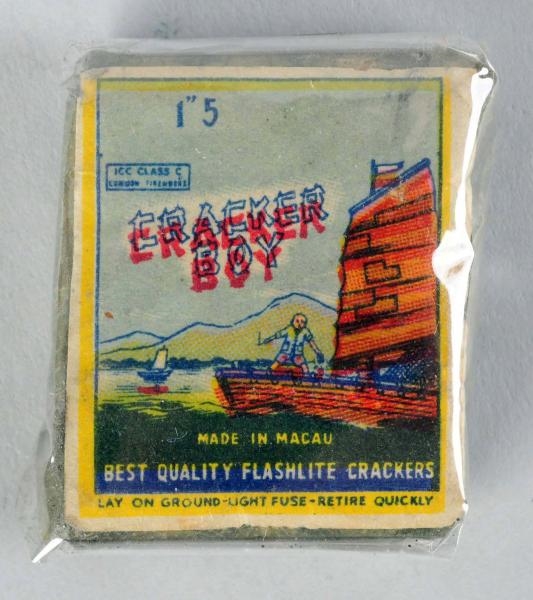 CRACKER BOY 1" 5-PACK FIRECRACKERS.               