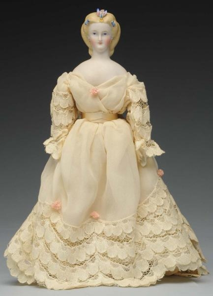 LOVELY GERMAN PARIAN LADY DOLL.                   