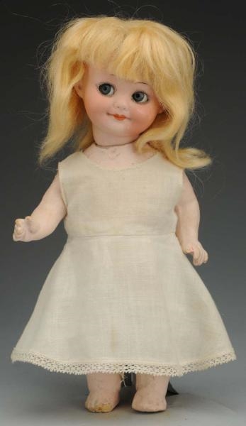 WINSOME GERMAN BISQUE GOOGLY DOLL.                