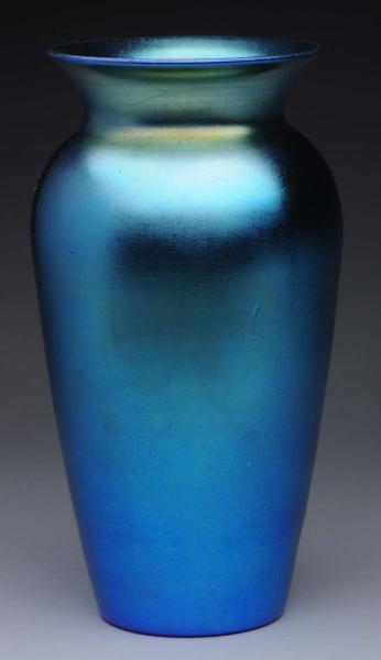 DURAND BLUE LUSTRE ART GLASS VASE.                