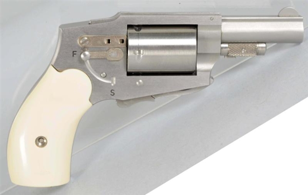 CASULL ARMS CORP. CA 2000 BABY HAMMERLESS. **     