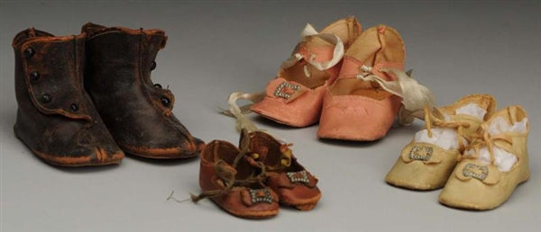 LOT OF 4: PAIRS OF ANTIQUE DOLL SHOES.            