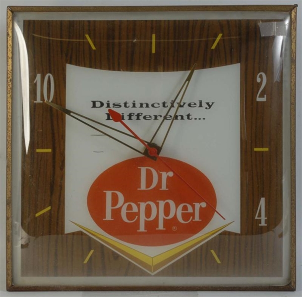 1960S DR. PEPPER LIGHT UP CLOCK.                  