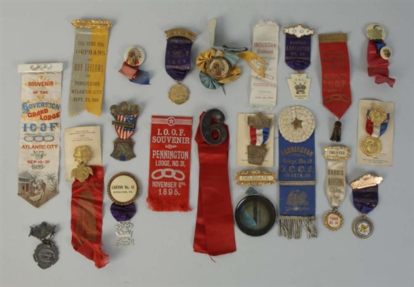LOT OF ASSORTED FRATERNAL PINS & RIBBONS.         