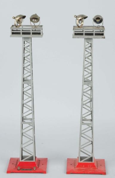 LOT OF 2: LIONEL NO.92 FLOODLIGHT TOWERS.         