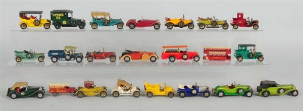 LARGE LOT OF VARIOUS DIE CAST TOY CARS.           