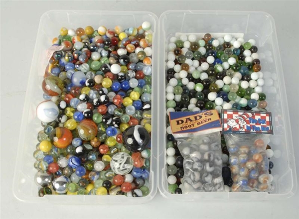 LARGE LOT OF MACHINE MADE MARBLES.                