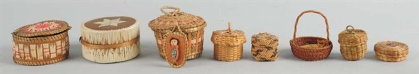 LOT OF 10: SMALL ASSORTED BASKETS.                
