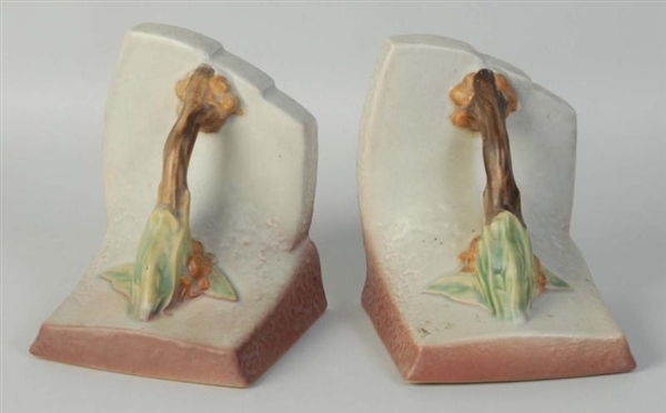 LOT OF 2: ROSEVILLE POTTERY BOOKENDS.             