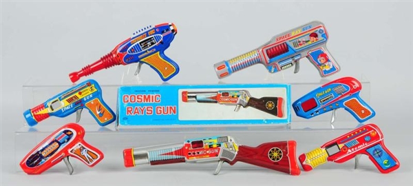 LOT OF 7: VINTAGE & CONTEMPORARY SPACE GUNS.      