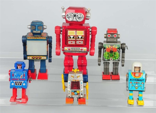 LOT OF 6: VINTAGE & CONTEMPORARY ROBOT TOYS.      