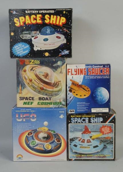LOT OF 5: FOREIGN MADE SPACE SAUCER TOYS.         