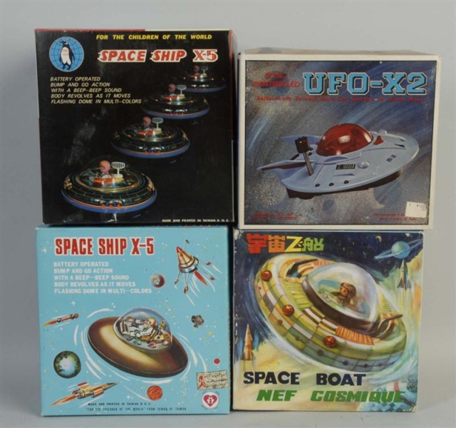 LOT OF 4: CONTEMPORARY SPACESHIP TOYS.            