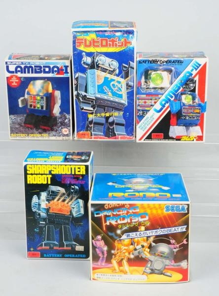 LOT OF 5: CONTEMPORARY & VINTAGE ROBOT TOYS.      
