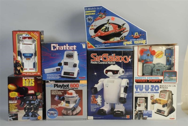 LOT OF 8: CONTEMPORARY ROBOT & SPACE TOYS.        