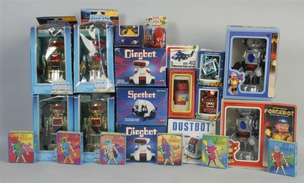 LOT OF 19: CONTEMPORARY ROBOT & SPACE TOYS.       