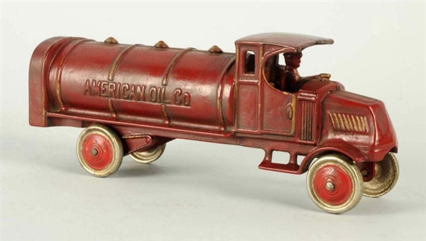 CAST IRON SCARCE DENT AMERICAN OIL CO. TRUCK TOY. 