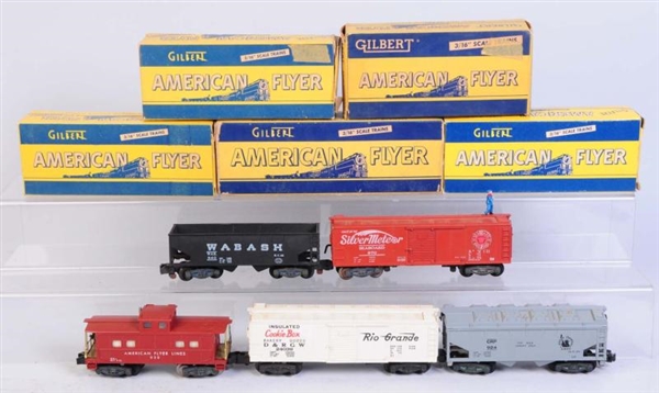 LOT OF 5: AMERICAN FLYER FREIGHT CARS.            
