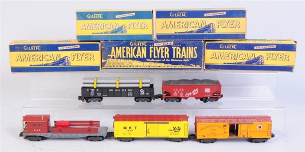 LOT OF 5: AMERICAN FLYER FREIGHT CARS.            