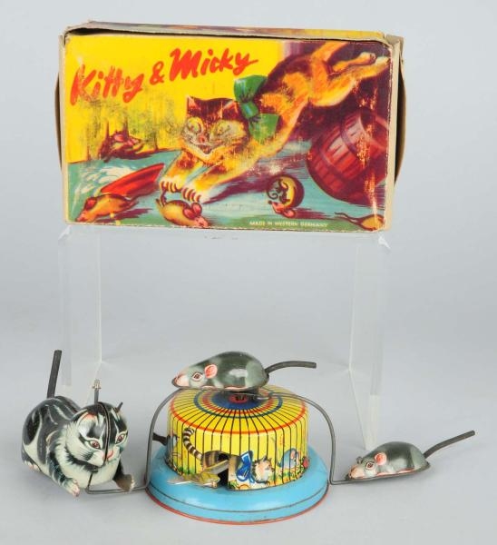 GERMAN TIN LITHO WIND-UP CAT & MOUSE TOY.         