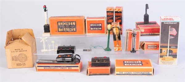 LIONEL ASSORTED SMALL ACCESSORIES.                