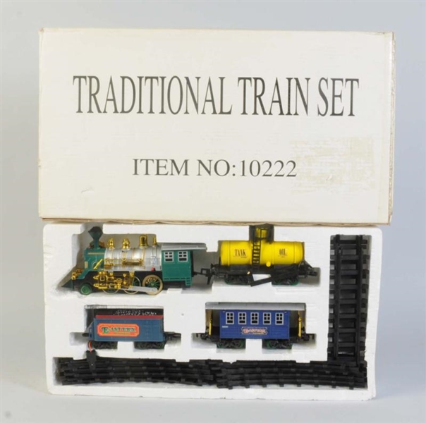 BATTERY OPERATED TRADITIONAL TRAIN SET IN BOX.    