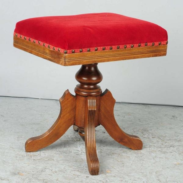 SMALL UPHOLSTERED FOOTSTOOL.                      