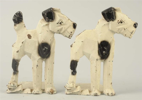 CAST IRON WIREHAIRED FOX TERRIER DOG BOOKENDS.    