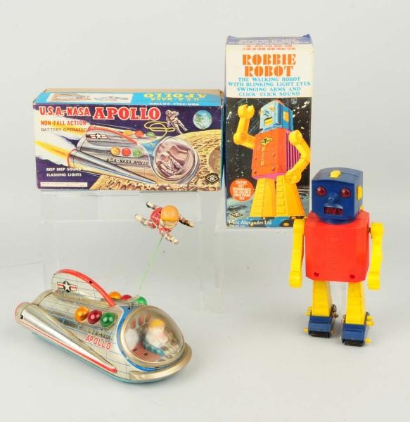 LOT OF 2: JAPANESE TIN & PLASTIC SPACE TOYS.      