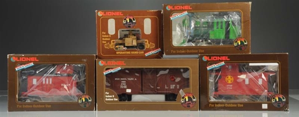 LOT OF 5: ASSORTED LIONEL G SCALE FREIGHT CARS.   