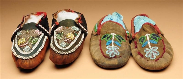 LOT OF 2: PAIRS OF AMERICAN INDIAN MOCCASINS.     
