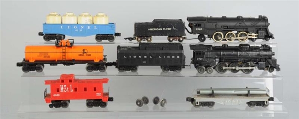 LOT OF 6: LIONEL 2029 LOCOMOTIVE & FREIGHTS.      