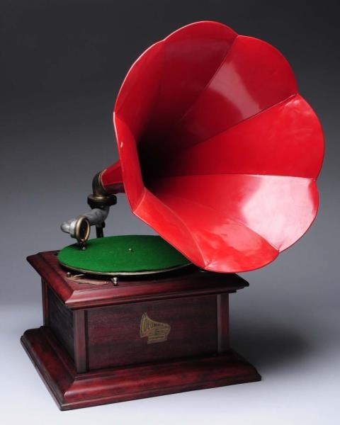 COLUMBIA PHONOGRAPH WITH HORN.                    
