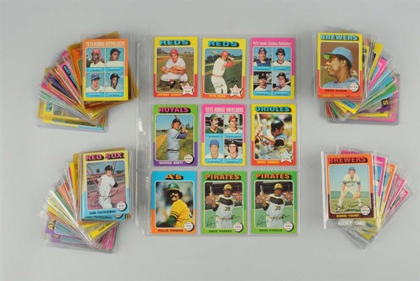 LOT OF APPROX. 65: 1975 TOPPS BASEBALL CARDS.     