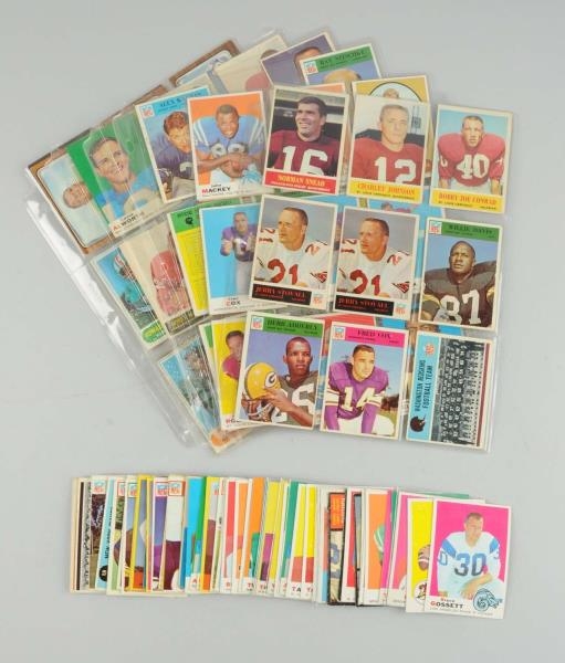 LOT OF APPROX. 90:1960S FOOTBALL CARDS.          
