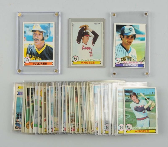 LOT OF APPROX 35: 1979 TOPPS & O-PEECHEE CARDS.   
