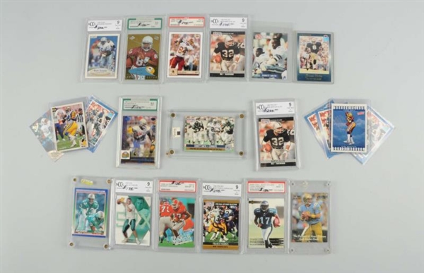LOT OF 22: MORE CONTEMPORARY FOOTBALL CARDS.      
