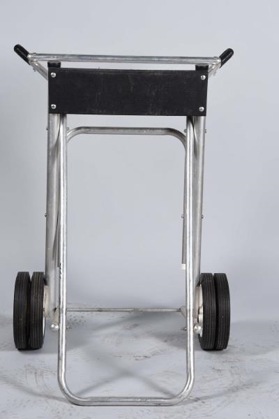 GARELICK OUTBOARD MOTOR STAND                     