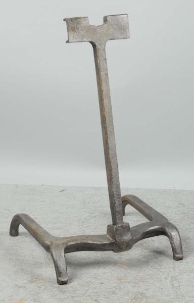 1920S JOHNSON CAST IRON OUTBOARD MOTOR STAND      
