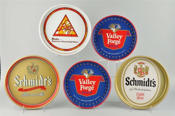 LOT OF 5: ADVERTISING BEER SERVING TRAYS.         