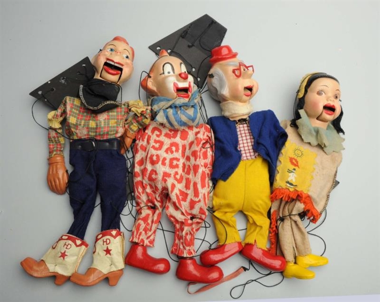 LOT OF 4: HOWDY DOODY FAMILY MARIONETTES.         