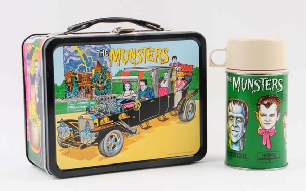 1965 MUNSTERS LUNCHBOX WITH THERMOS.              