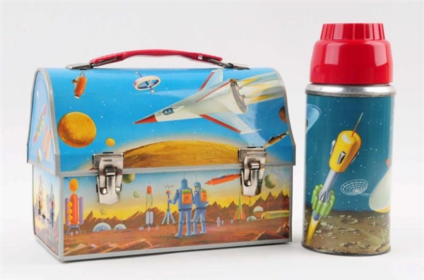 1960 ASTRONAUTS LUNCHBOX WITH THERMOS.            